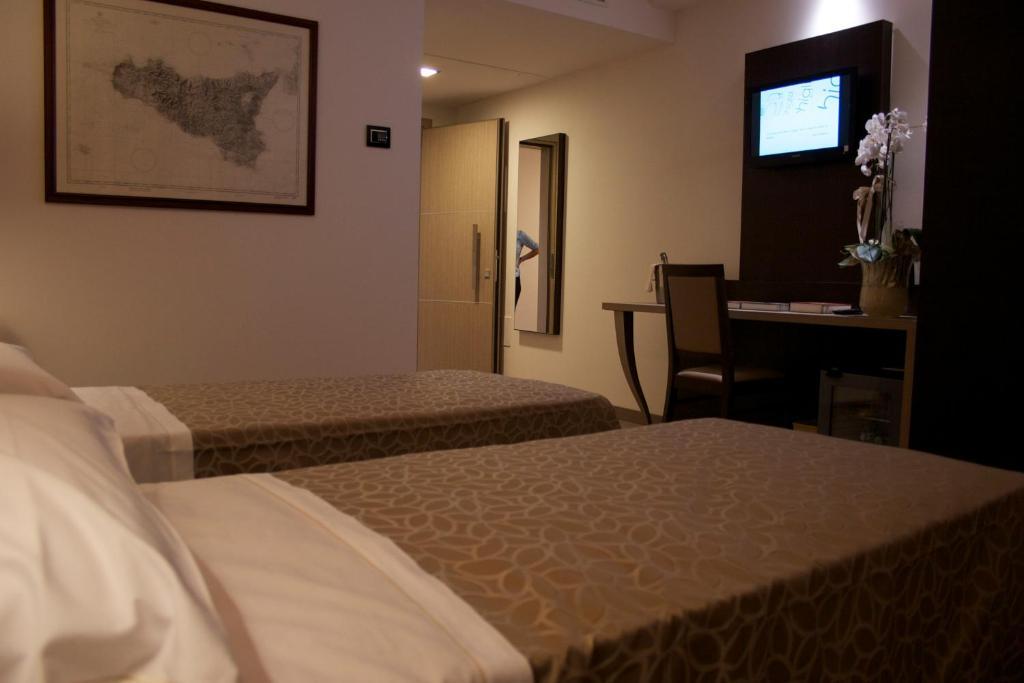 Hotel La Conchiglia Romano di Lombardia Ruang foto